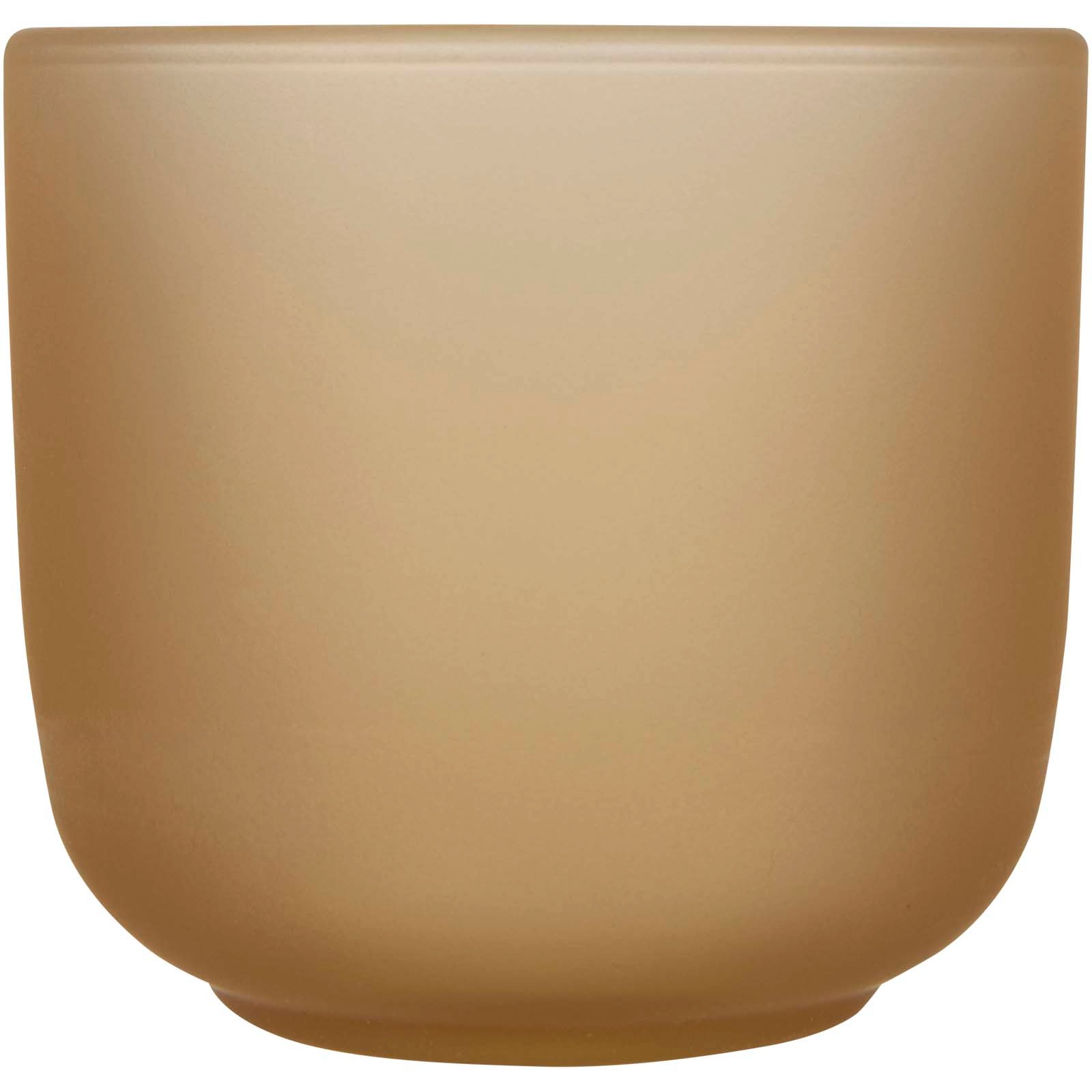 Male serveringsbricka i trä och set med glasmuggar med matt finish