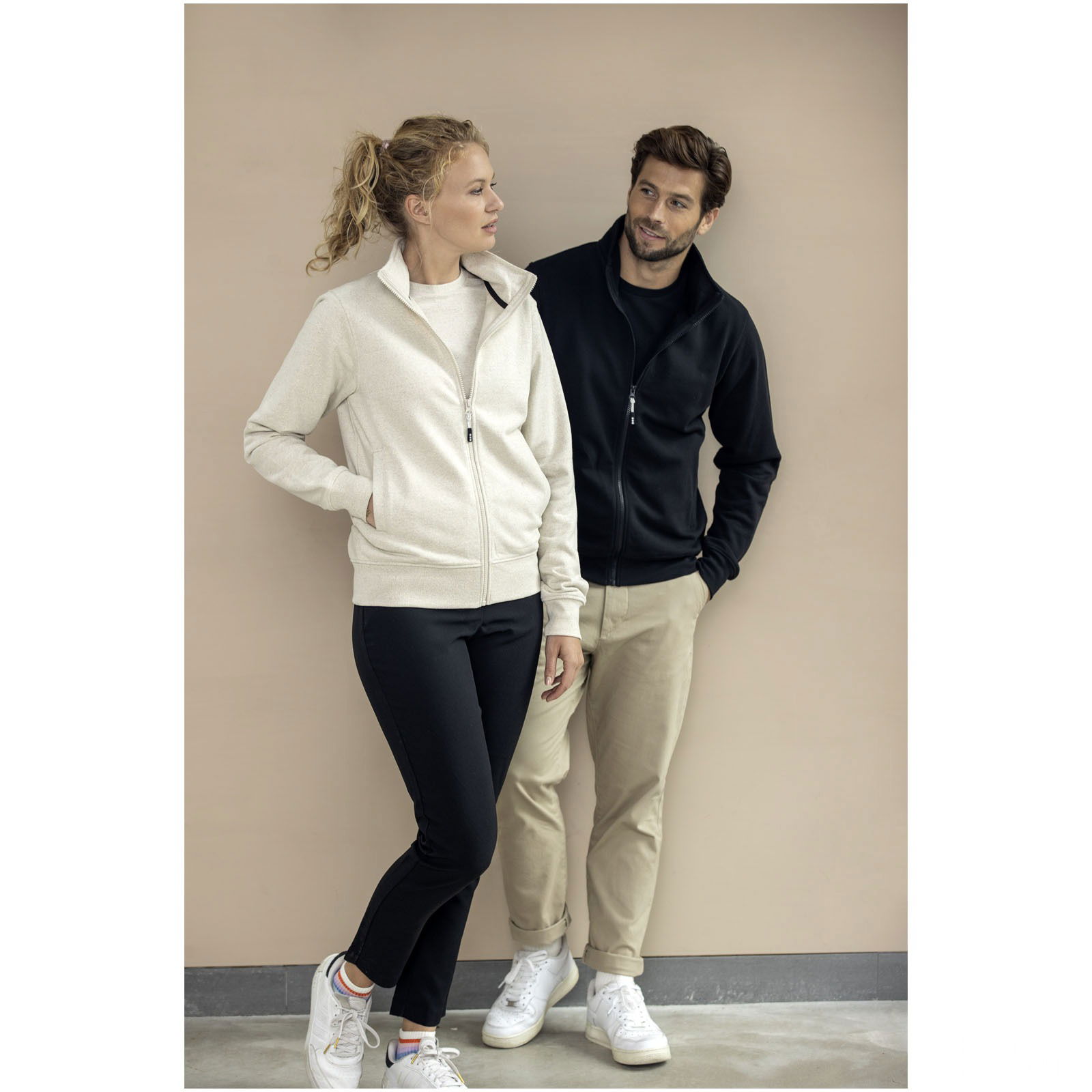 Galena unisex-genser med hel glidelås i Aware™-resirkulert materiale med logo