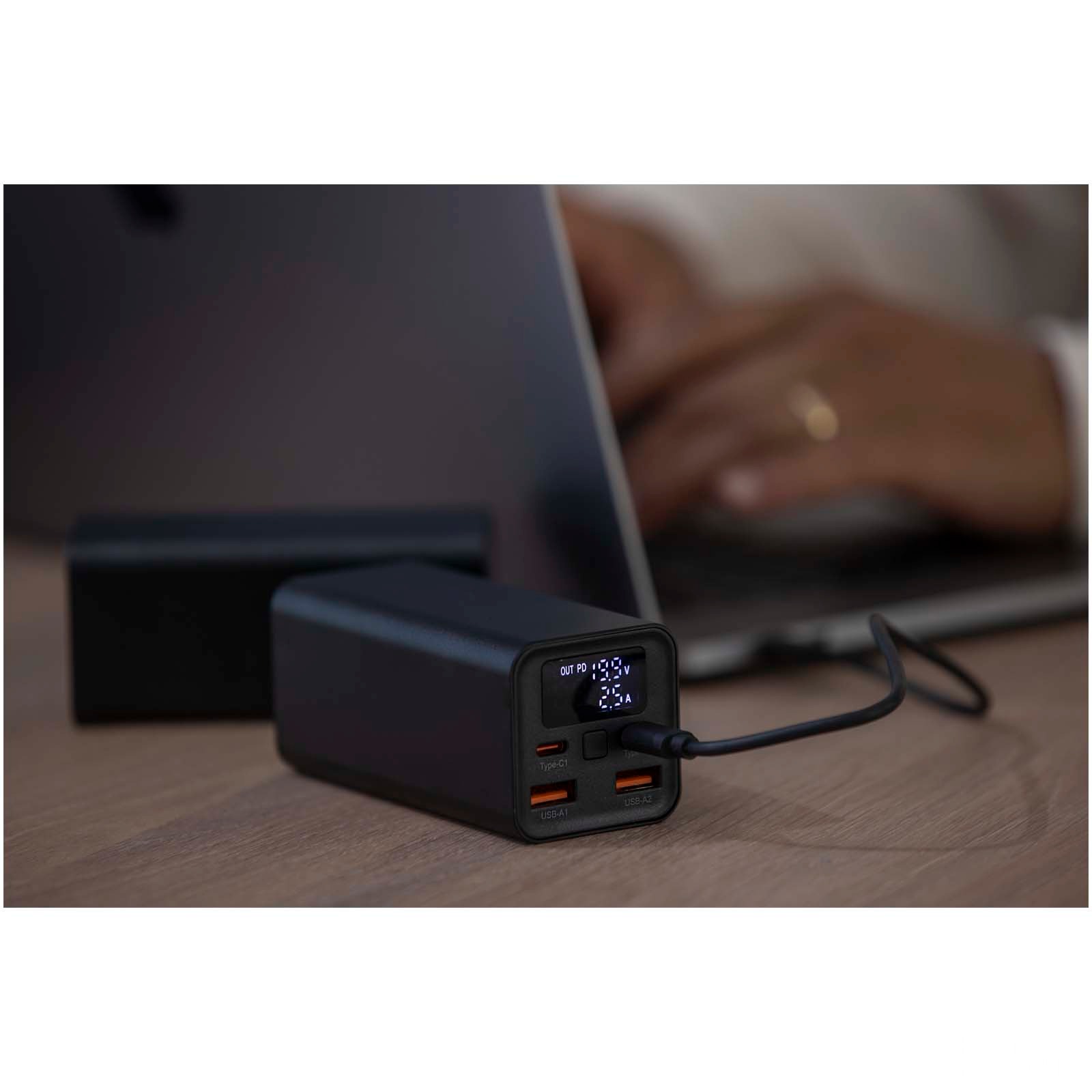 Acamar 20 000 mAh 70 W powerbank för bärbar dator av återvunnen aluminium