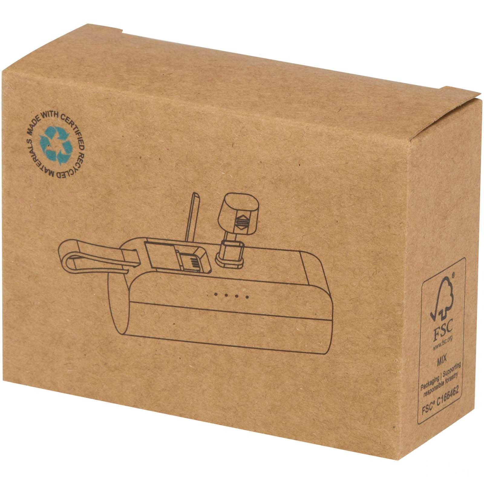 Alnair 5 000 mAh 10 W Type-C powerbank av återvunnen plast med inbyggt flipstativ och 2-i-1-kabel