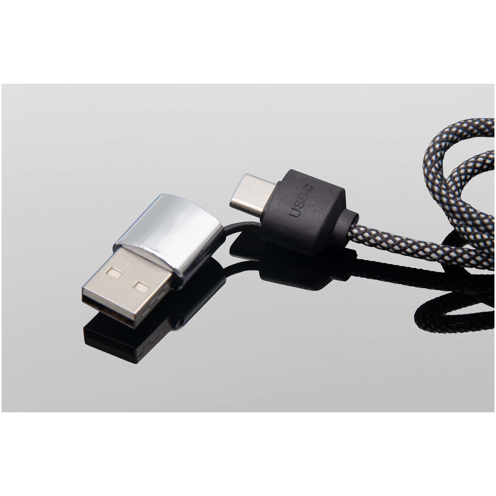 SCX.design C33 Type-C-ladekabel på 60 W med dobbeltbelyst logo