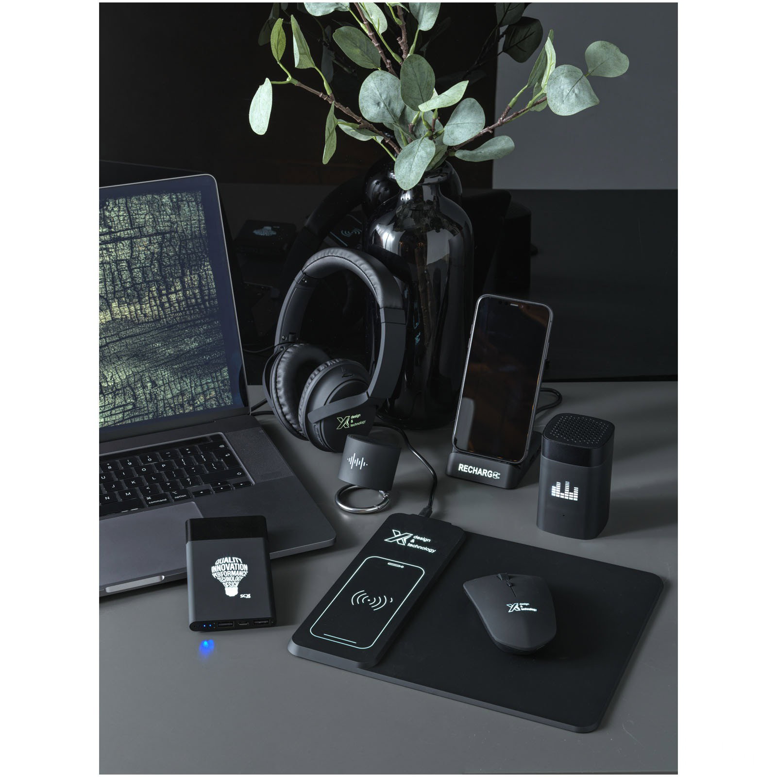 SCX.design P20 light-up 5000 mAh powerbank