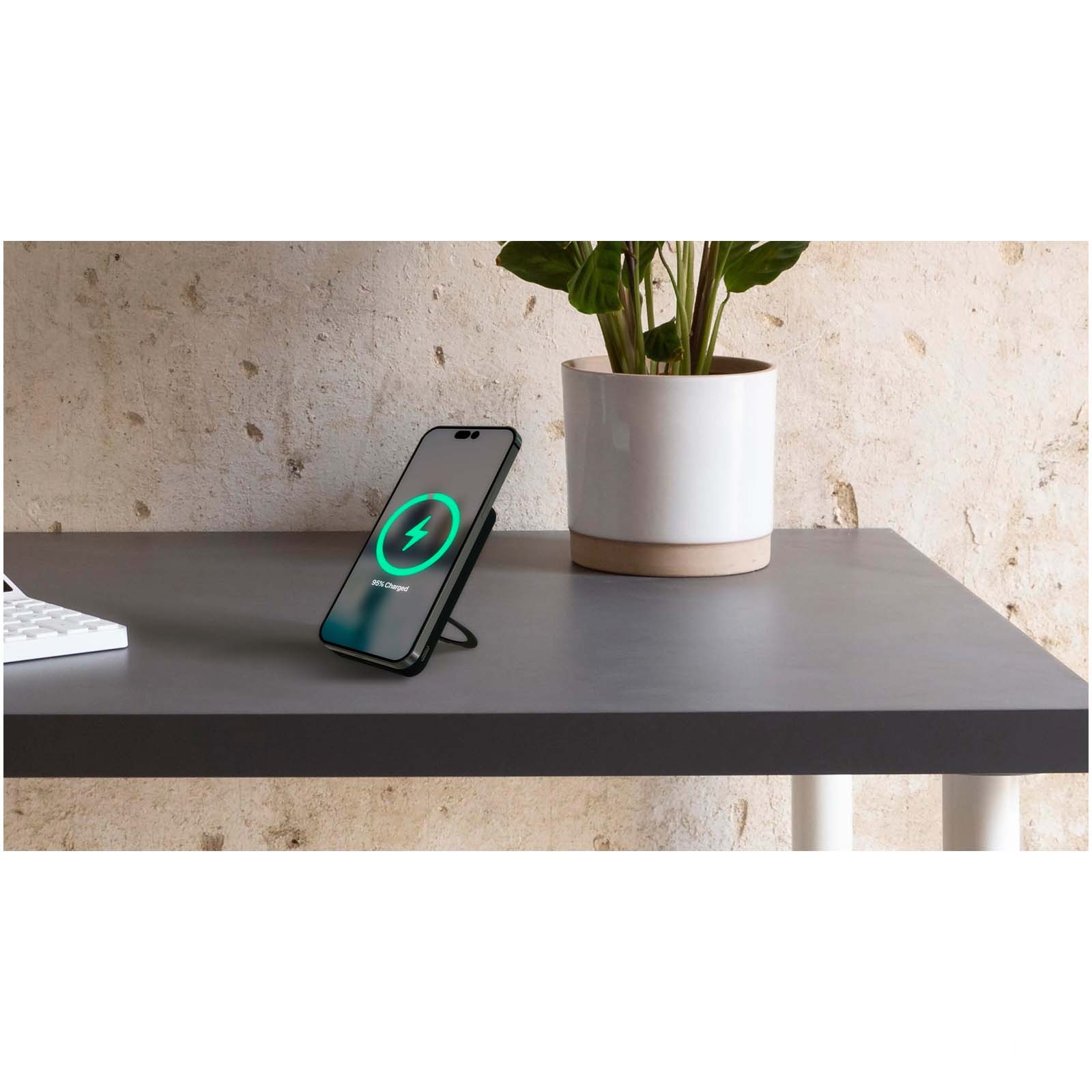 SCX.design P28 5 000 mAh powerbank med sammenleggbar ring