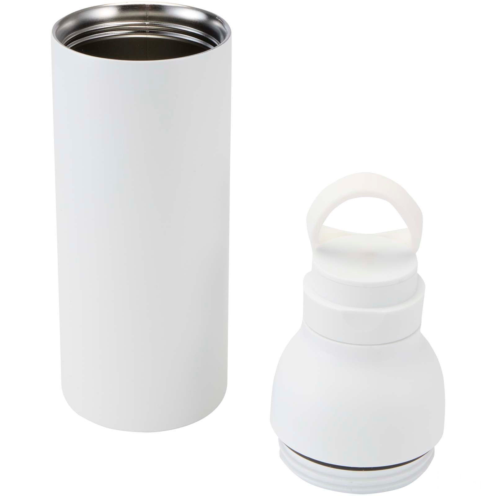 Illuminate 650 ml vannflaske av RCS-sertifisert resirkulert rustfritt stål med dobbelvegg og 3 forskjellige lokk med logo